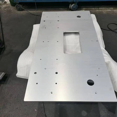 Stor plate tilpasset fresing